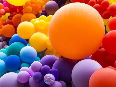 Colors-balloon-داستان کوتاه انگلیسی رنگها