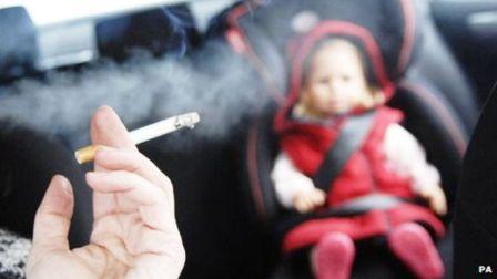 Smoke in Public-car-baby-آیا مردم حق دارند در مکان عمومی سیگار بکشند