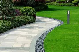 داستان کوتاه انگلیسی کار در حیاط