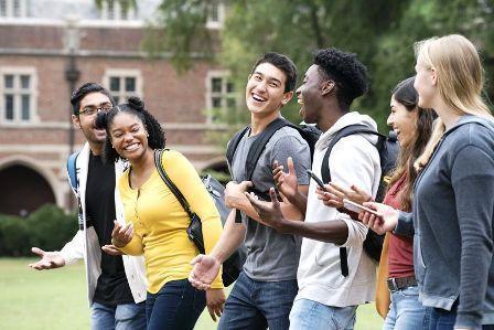 Making Friends-students-university-داستان کوتاه انگلیسی دوست پیدا کردن