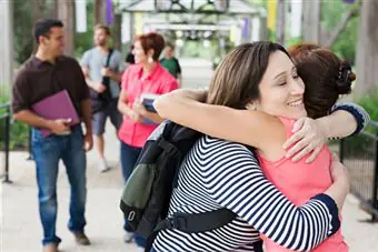 Bump_into_somebody