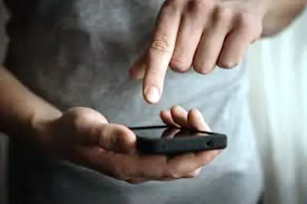 Dial-number-calling-مکالمه انگلیسی با موضوع پاسخ به یک تماس-منزل