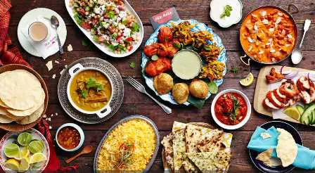 home-panel-small-party-مکالمه انگلیسی با موضوع سفارش غذای بیرون بر