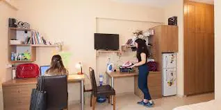 صحبت درباره هم اتاقی خوابگاه به زبان انگلیسی