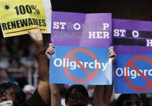 Protests against Clinton, US Democratic Party Continue for 4th Day at DNC